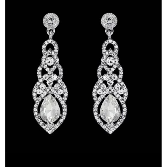 White crystal earrings , clear long silver bridal chandelier crystal earrings - Picture 1 of 2